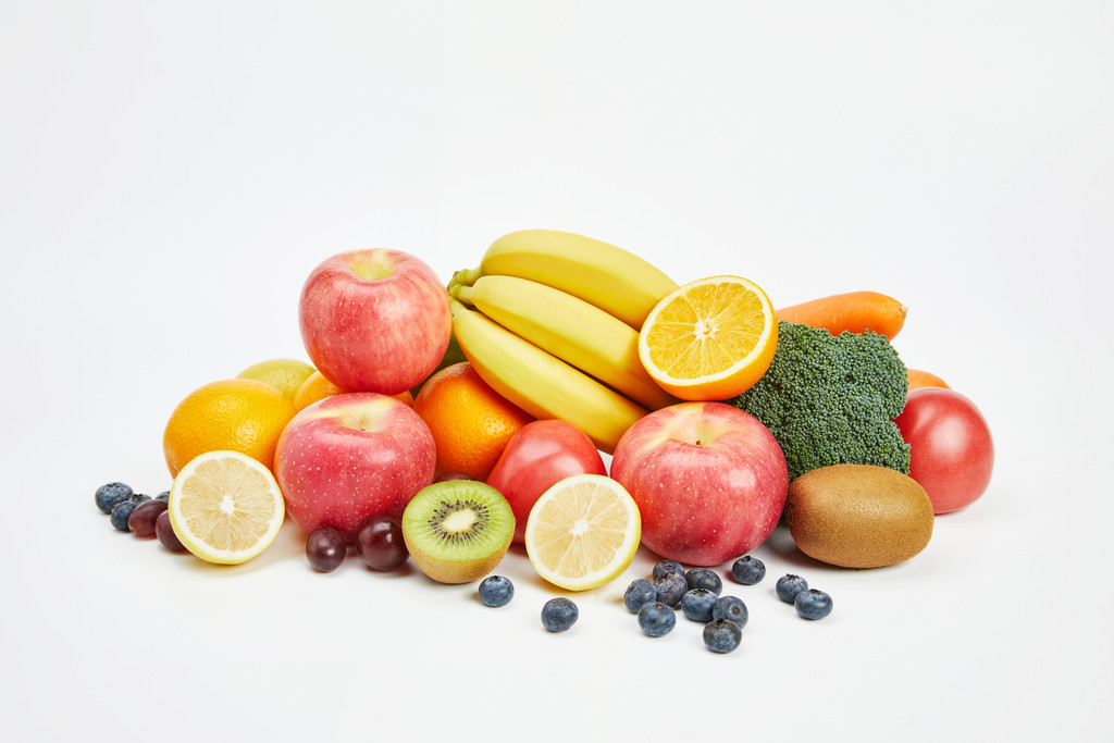 白底丰富水果果蔬背景图片