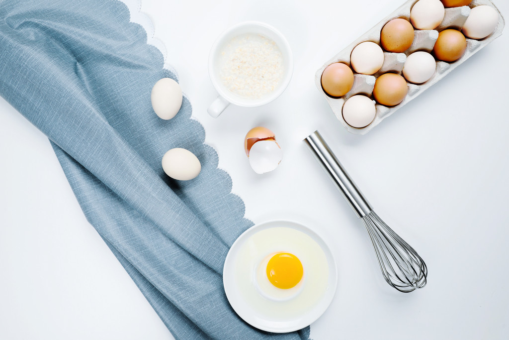 蓝底一篮鸡蛋图片