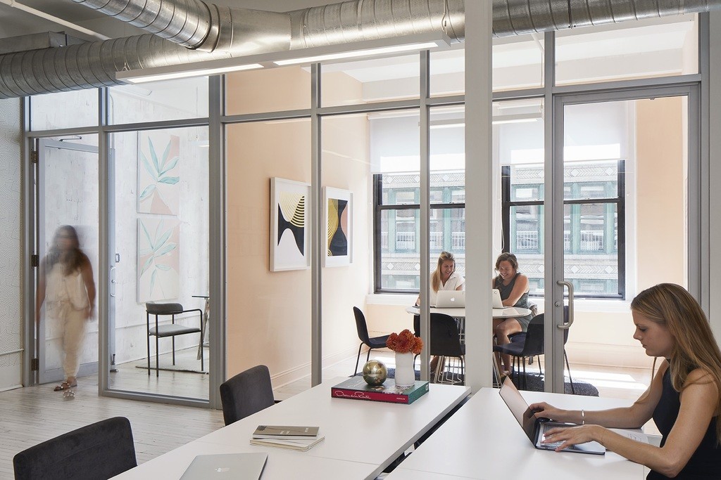 清新干净商务办公室背景图片