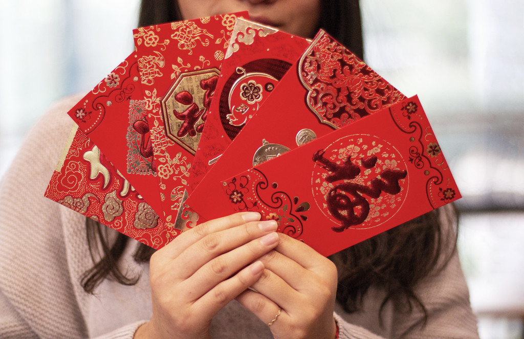 新年红色喜庆红包背景图片