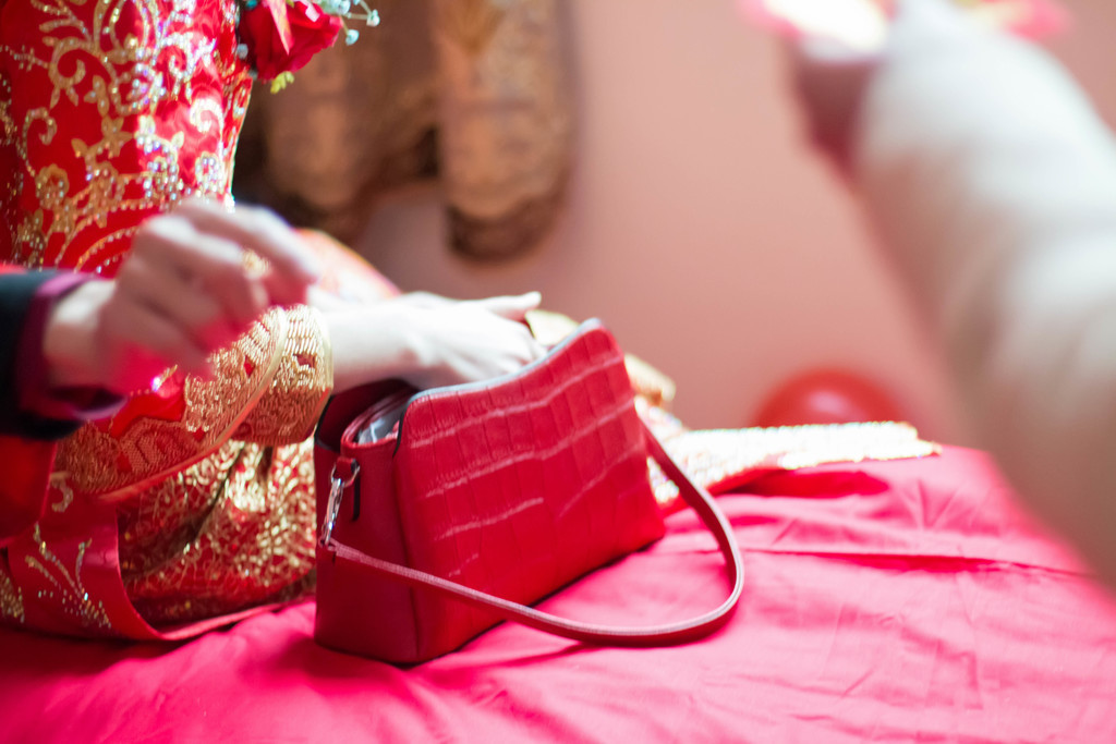 红色婚礼新娘红包背景图片