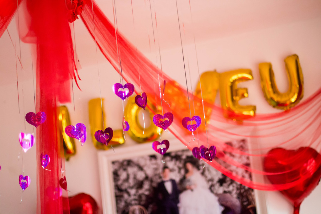 红色婚礼室内婚庆装扮背景图片