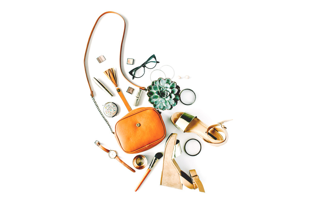 简约淡雅小清新女性时尚新媒体图片