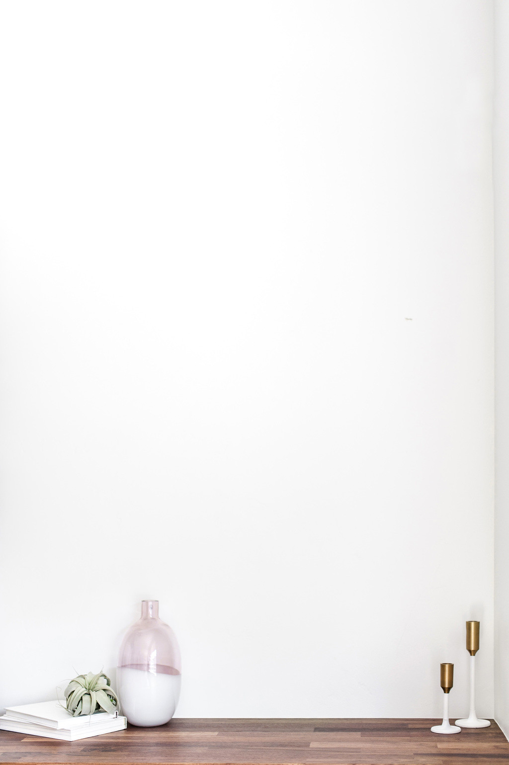 极简淡雅粉色系女性饰品背景图片