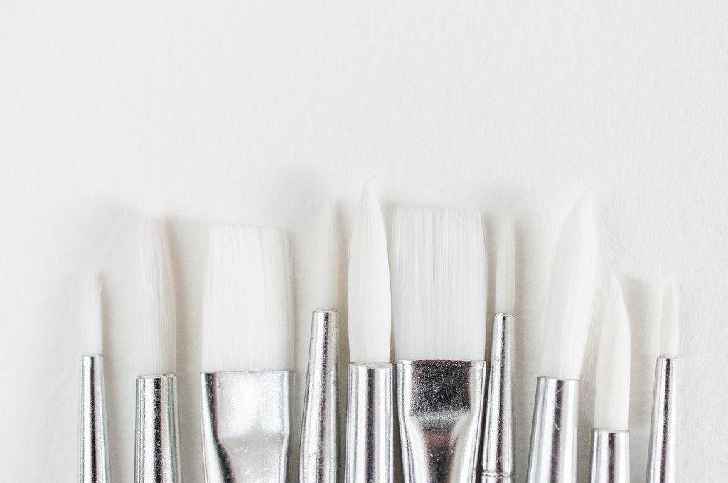 简约创意感水彩颜料画笔背景图片