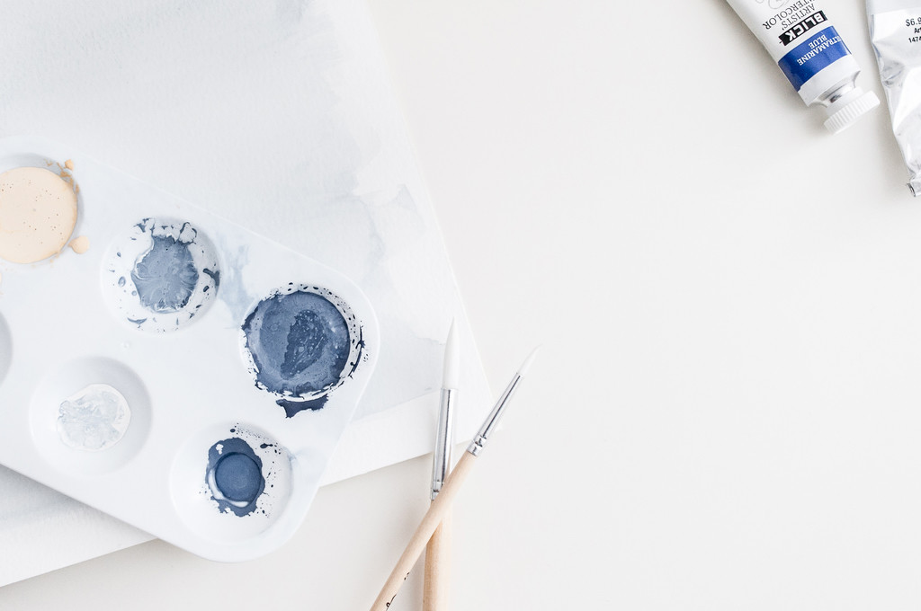 简约创意感水彩颜料画笔背景图片