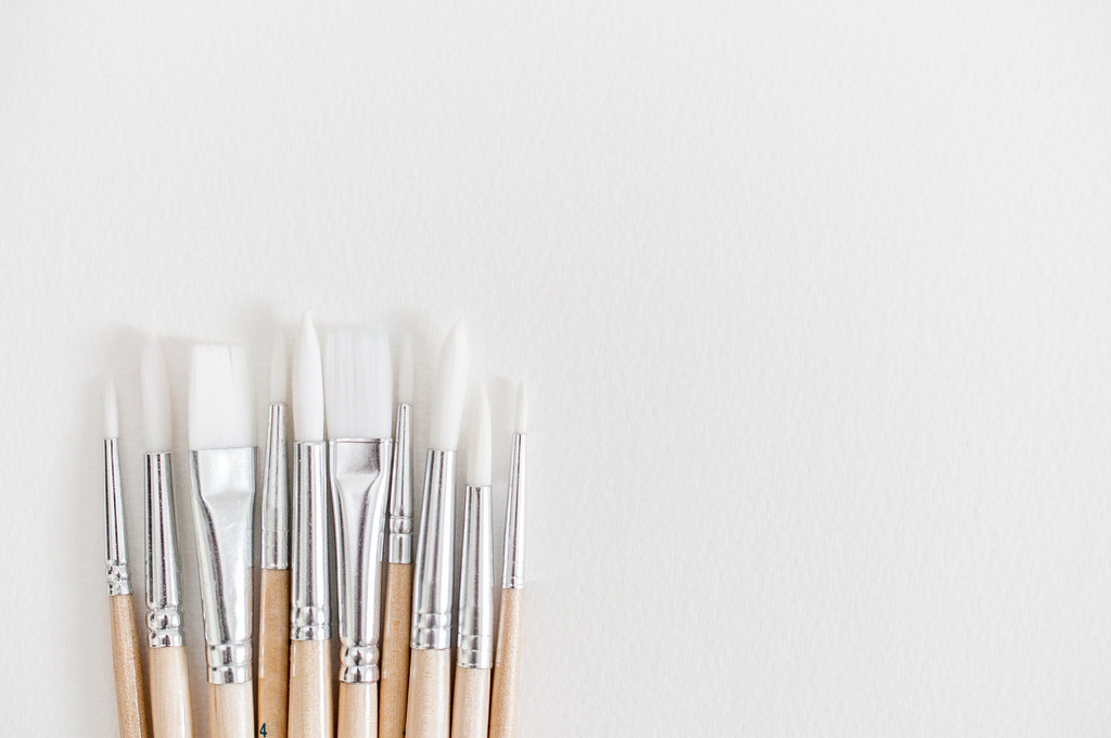 简约创意感水彩颜料画笔背景图片