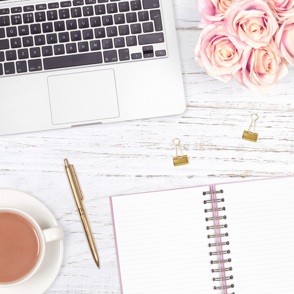 小清新粉色系花卉女性背景图片