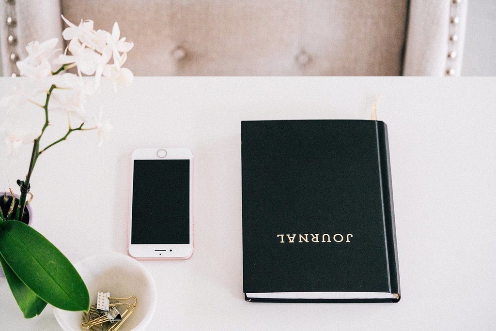 简约个性化办公桌工作台图片