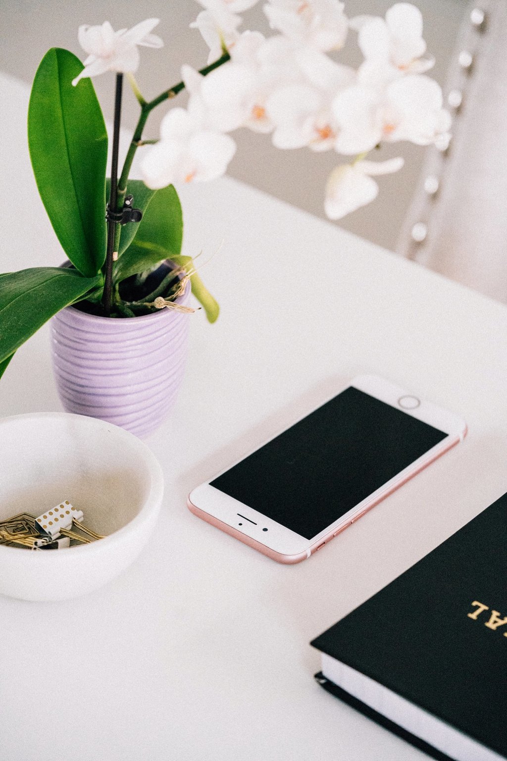 简约个性化办公桌工作台图片