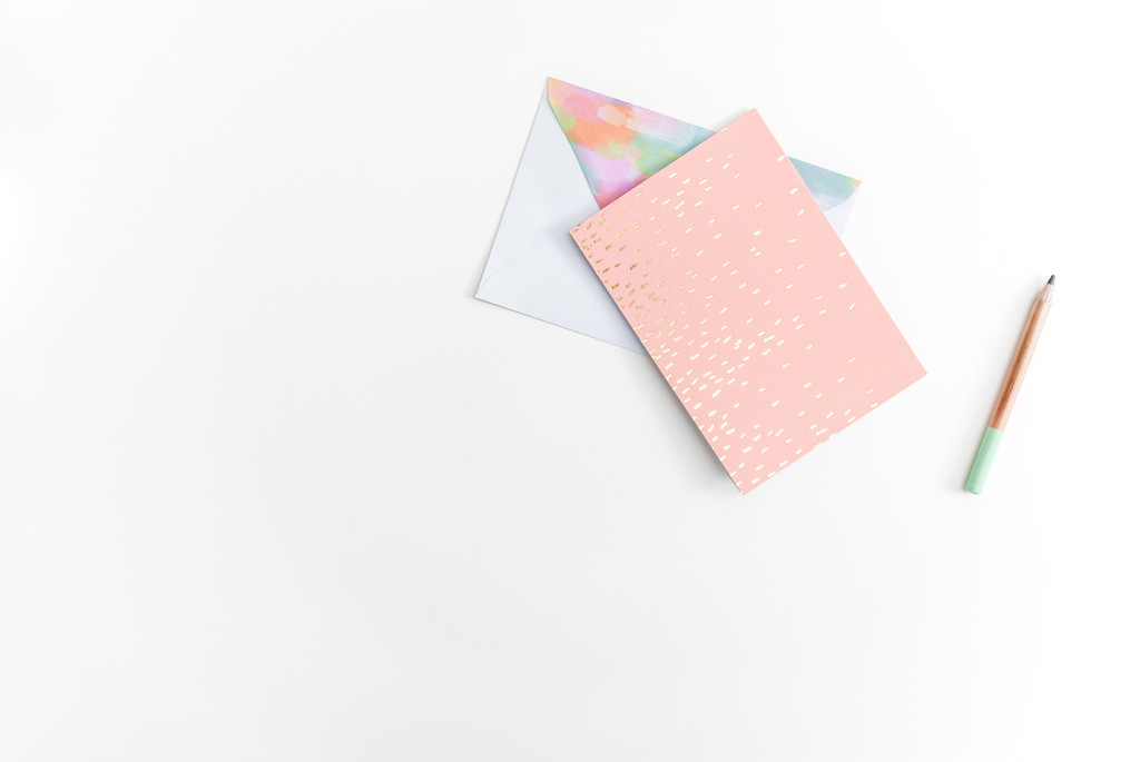 极简彩色铅笔文具背景图片