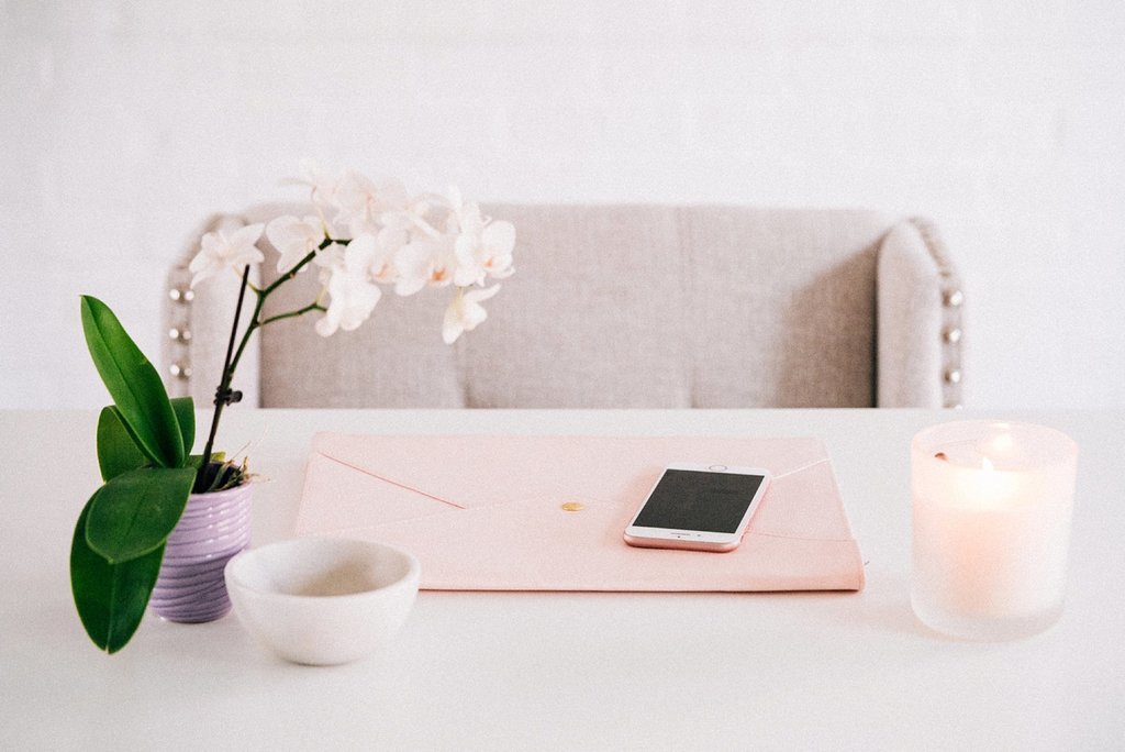 简约个性化办公桌工作台图片