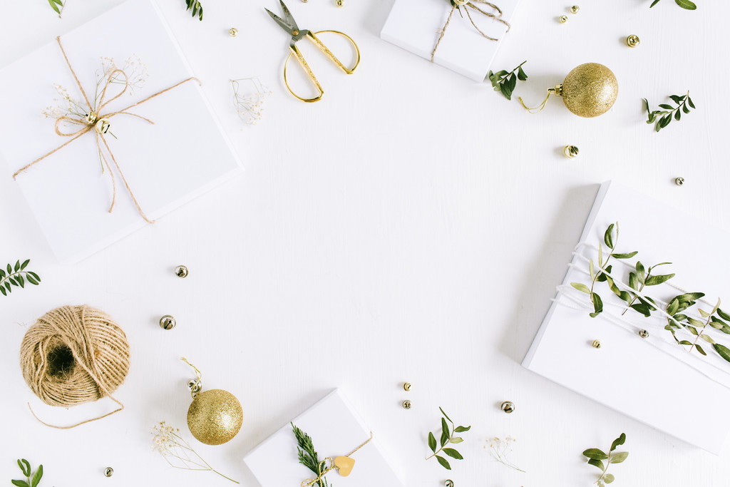 创意极简圣诞节主题装饰物品背景图片