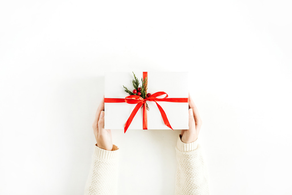 创意极简圣诞节主题装饰物品背景图片