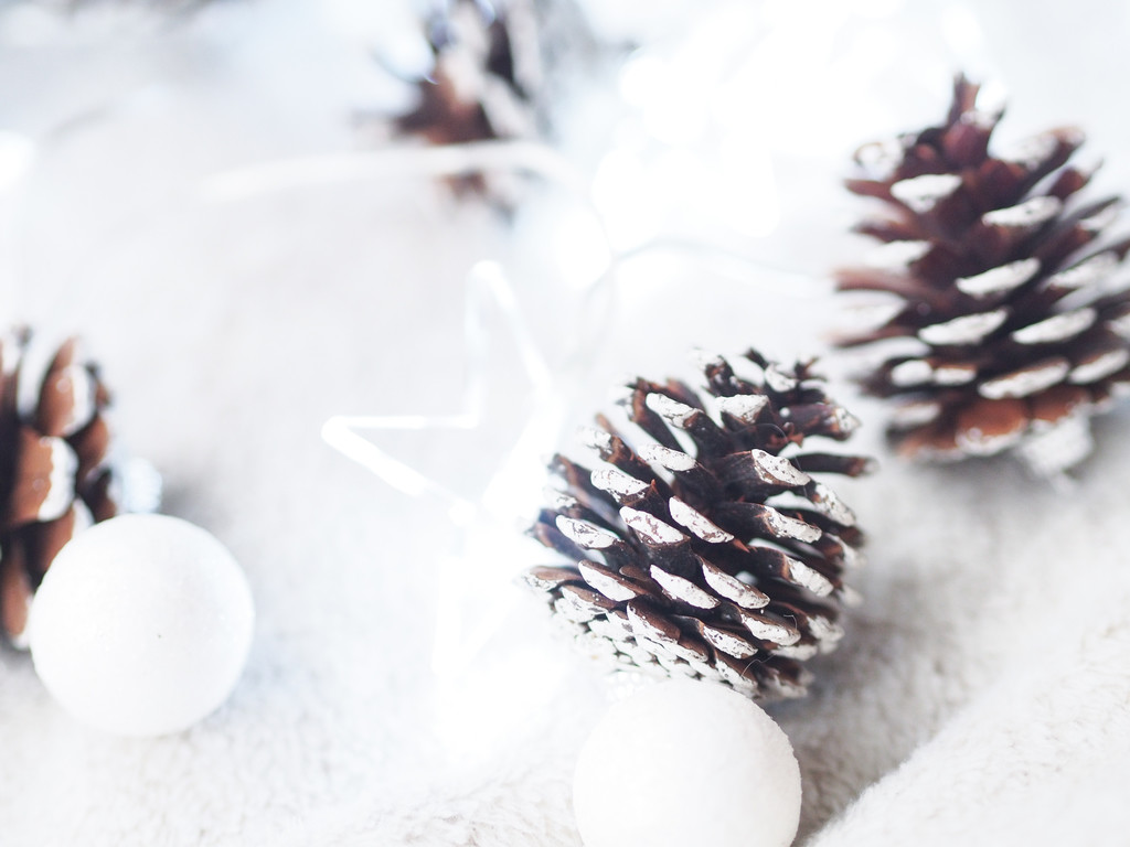 极简冬天新年圣诞节装饰背景图片