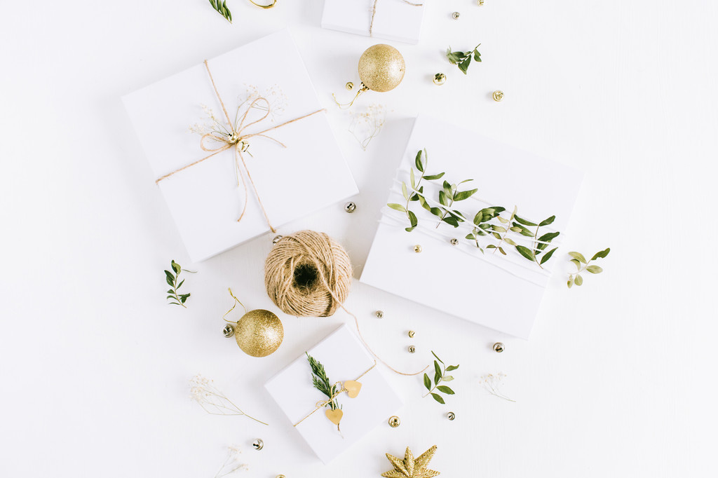 创意极简圣诞节主题装饰物品背景图片