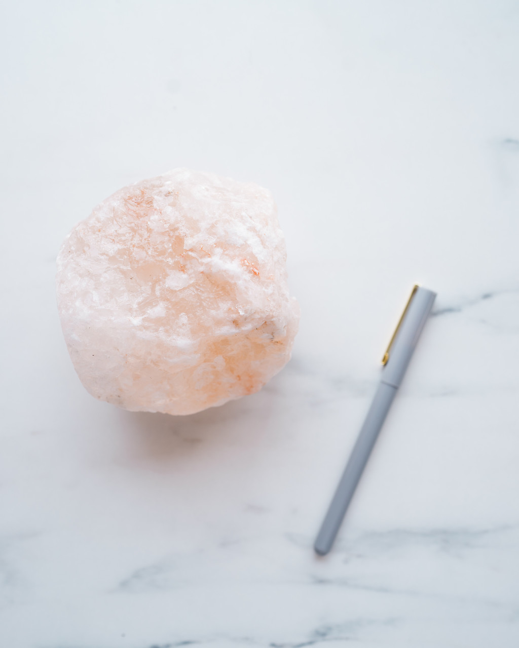 创意简约大理石纹理桌面工作台图片