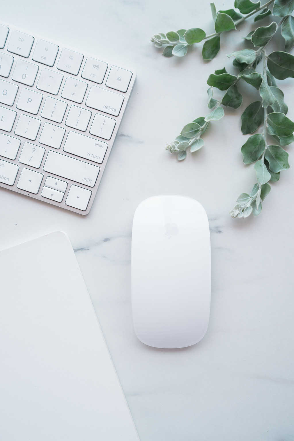 创意简约大理石纹理桌面工作台图片