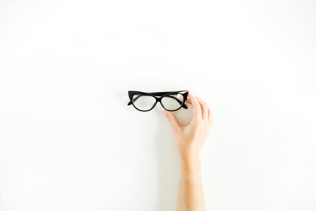 纳维亚极简主义女性装饰物品图片