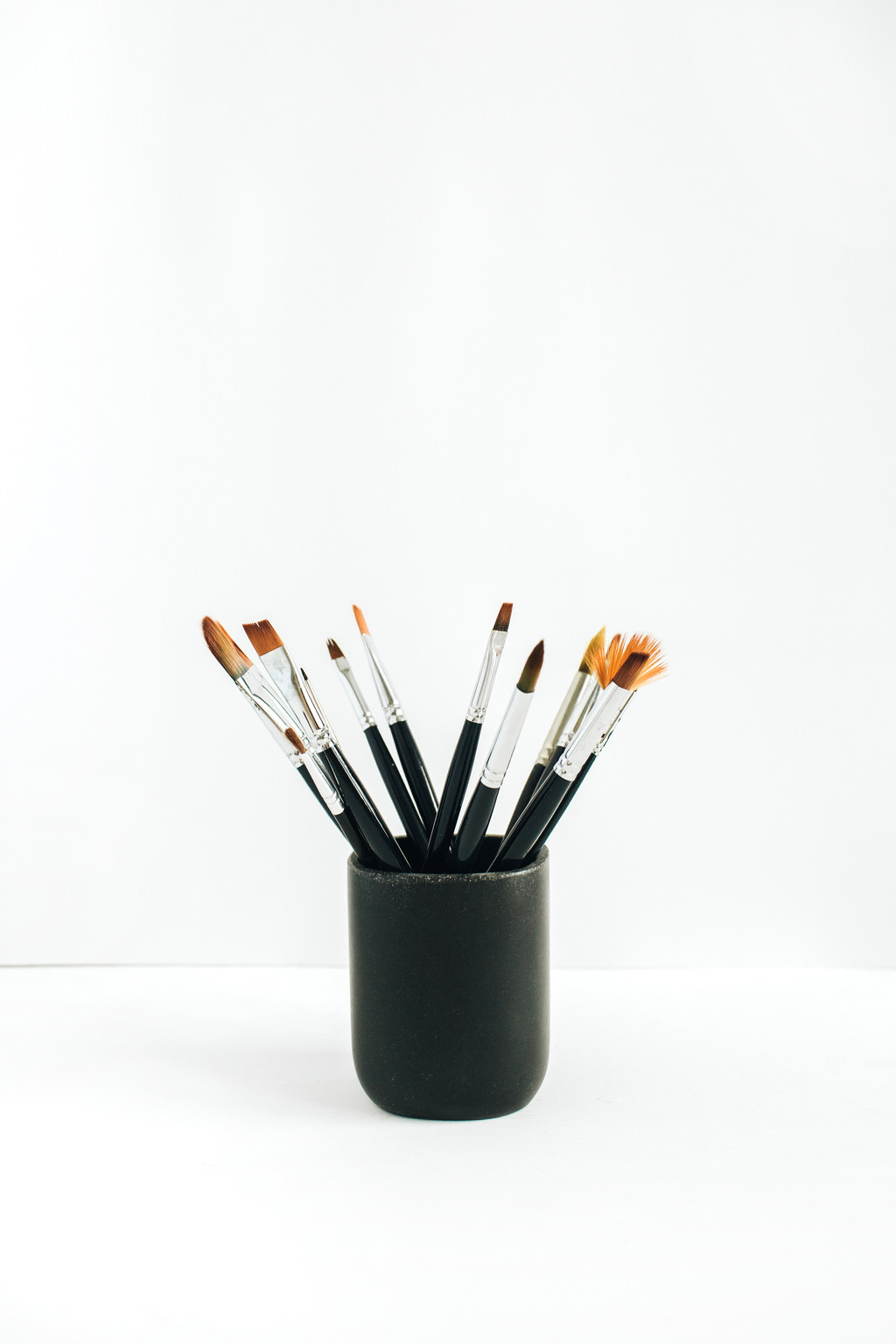 纳维亚极简主义女性装饰物品图片