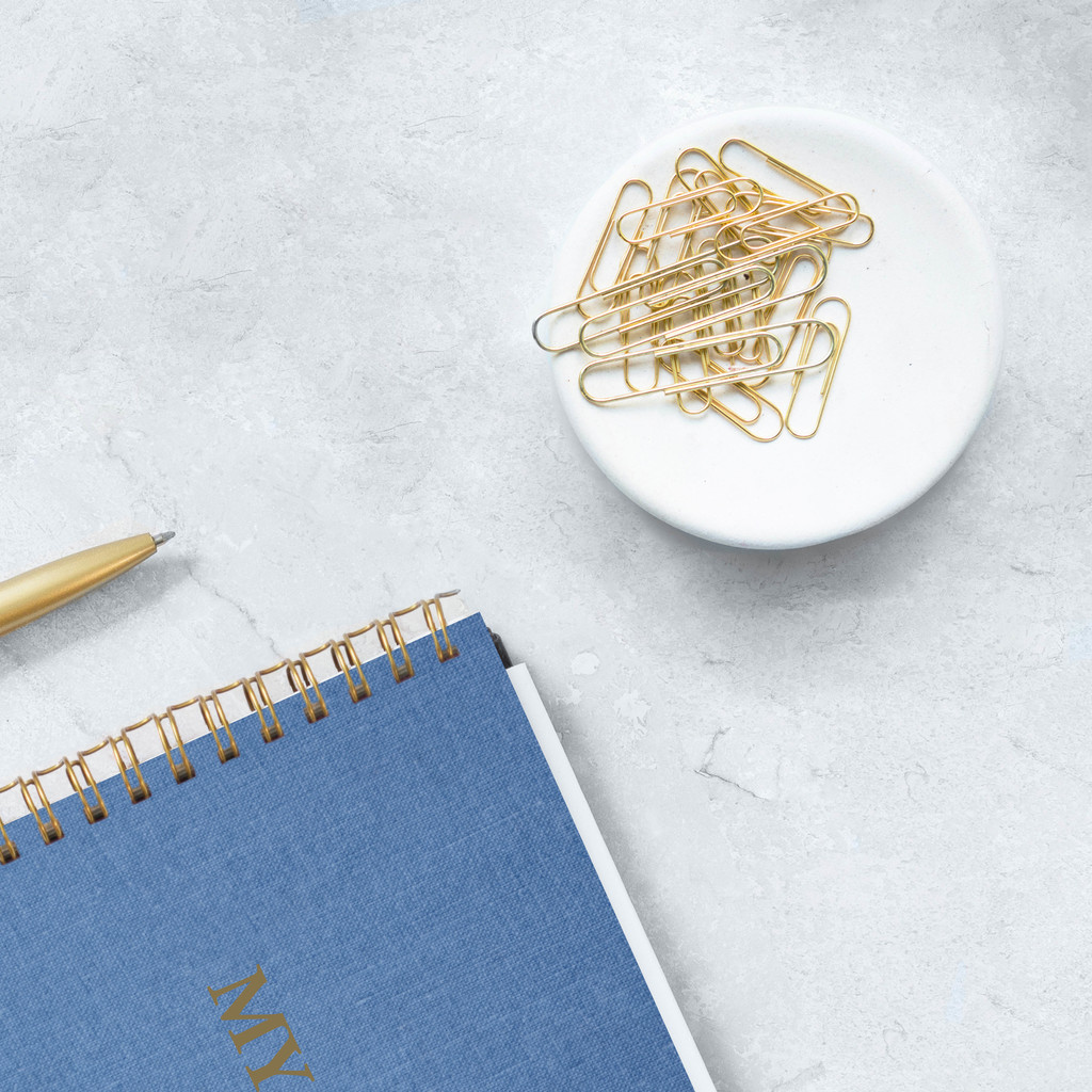 简约艺术感蓝色花卉图片