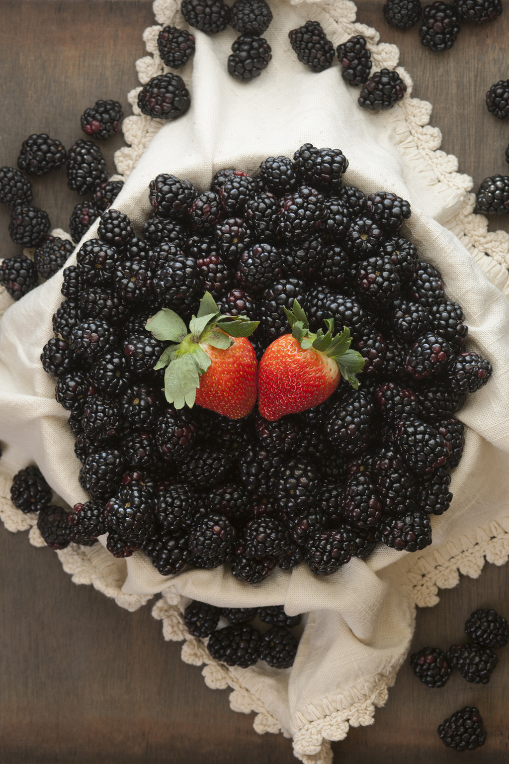 蓝莓草莓桑葚水果图片