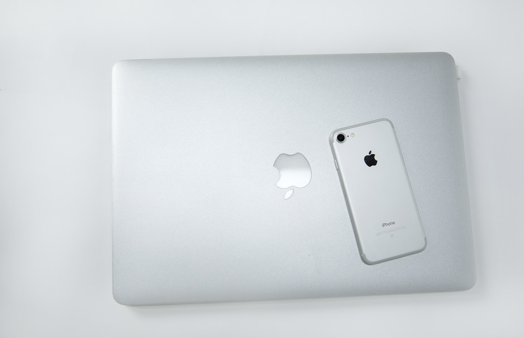 商务互联网办公桌笔记本背景图片