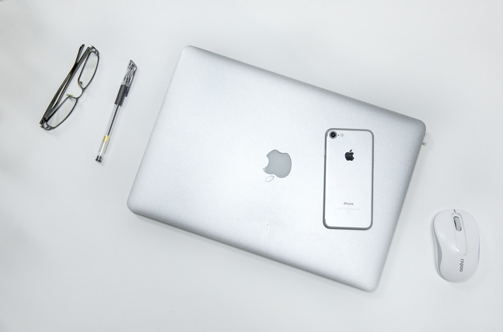 商务互联网办公桌笔记本背景图片