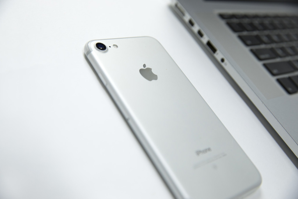 商务互联网办公桌笔记本背景图片