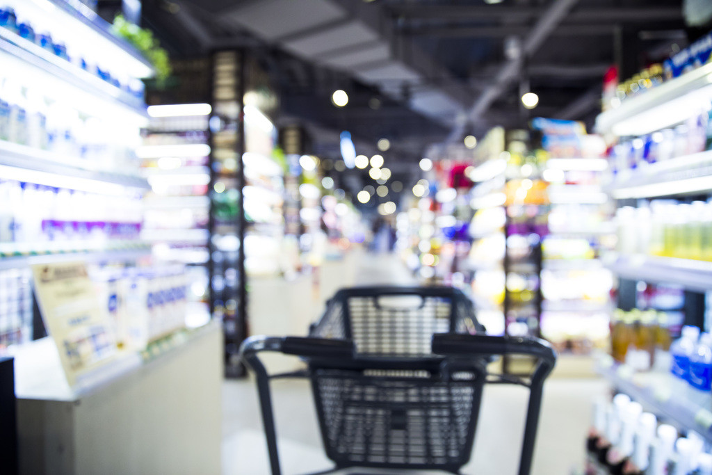 商场购物手推车背景图片