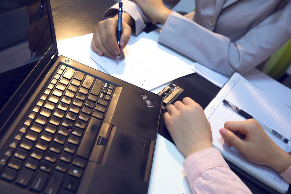 商务团队合作交流图片