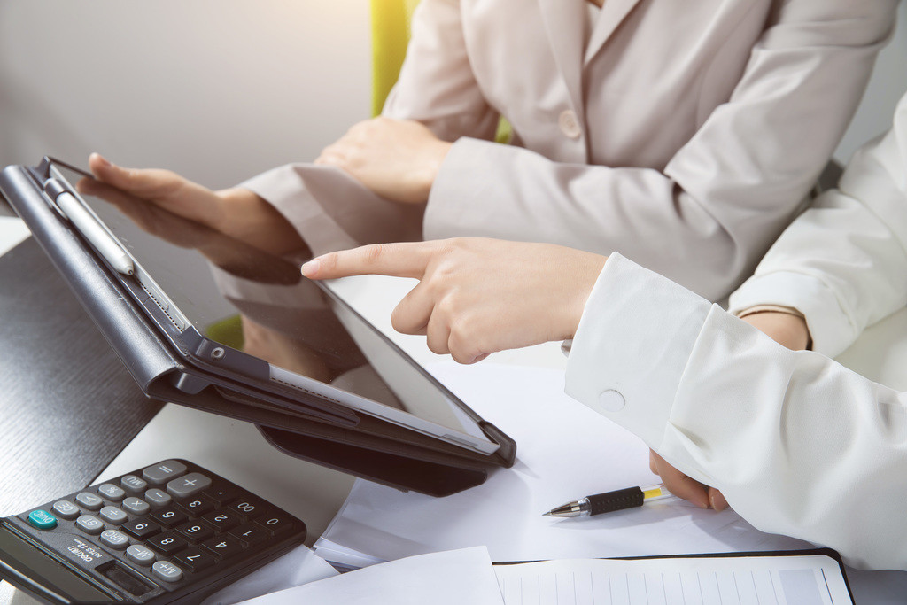 商务团队合作交流图片