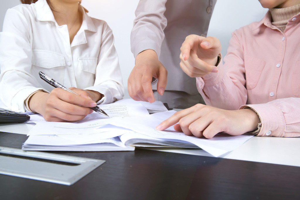 商务团队合作交流图片