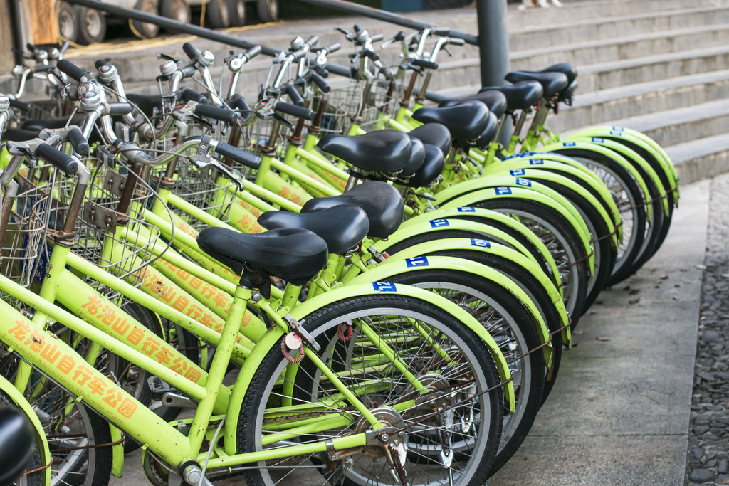 春游踏青自行车背景图片