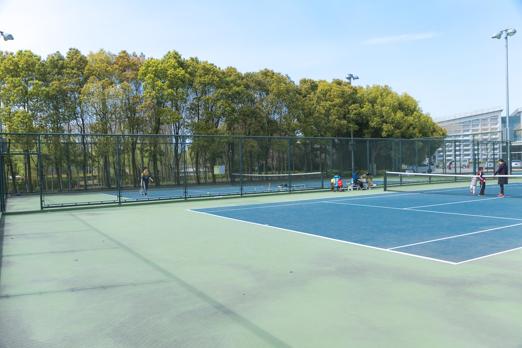 校园操场篮球跑道背景图片