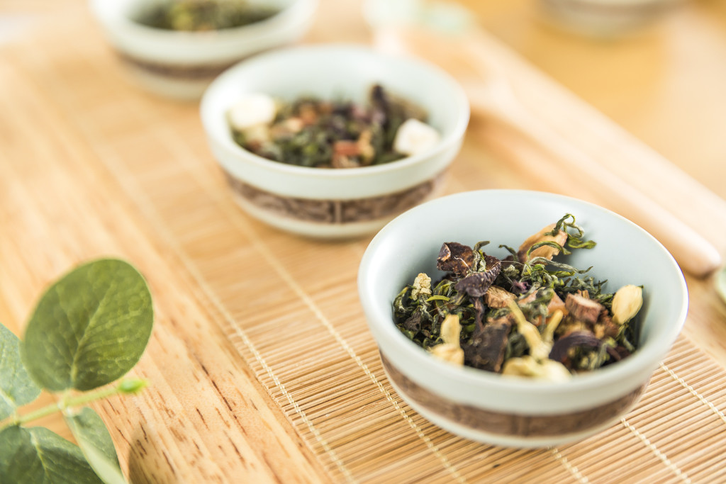 绿色春茶清新茶叶背景图片