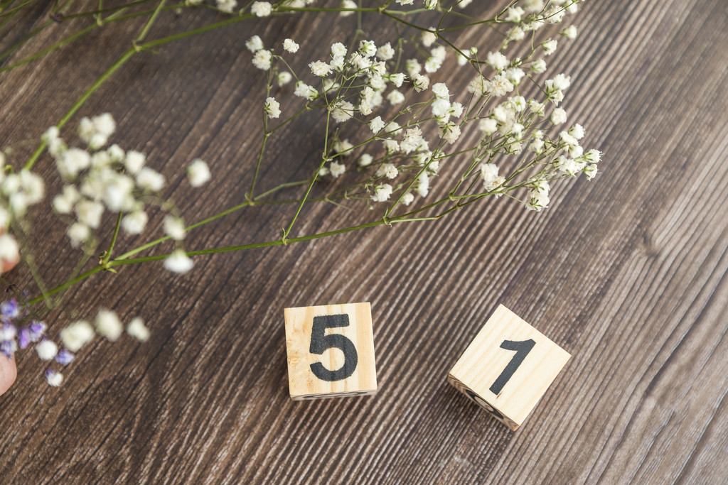 五一劳动节劳动工具背景图片