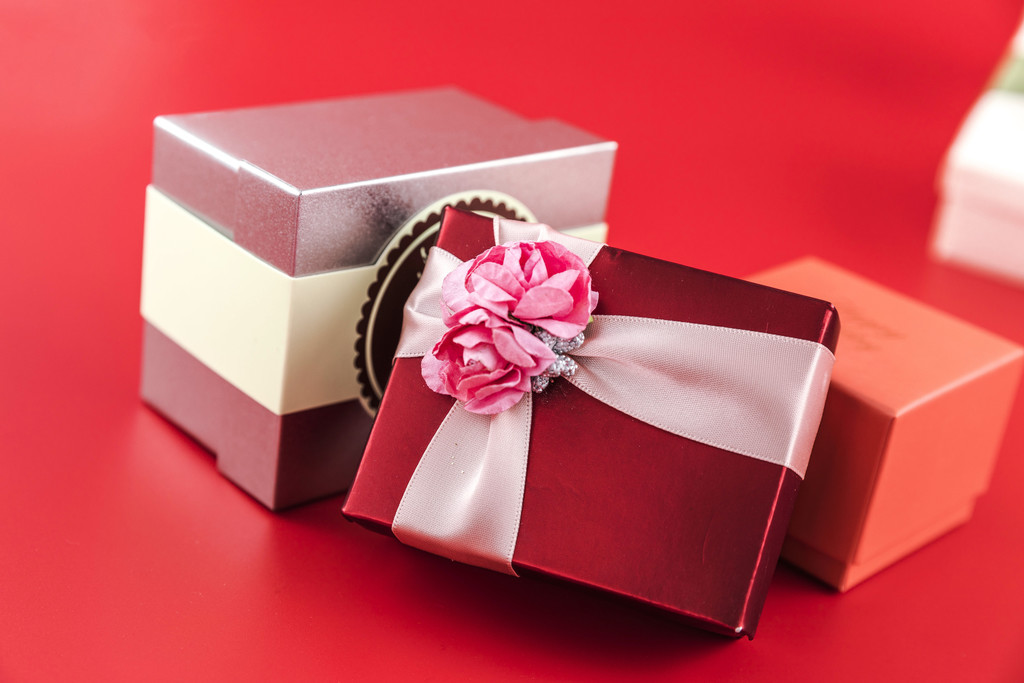喜庆节日礼物包装图片
