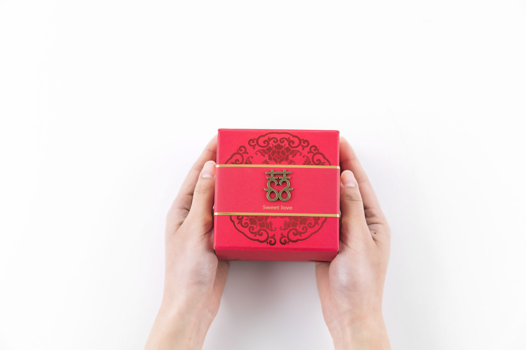 彩色节日挑选礼物图片