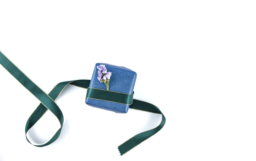 喜庆节日礼物包装图片