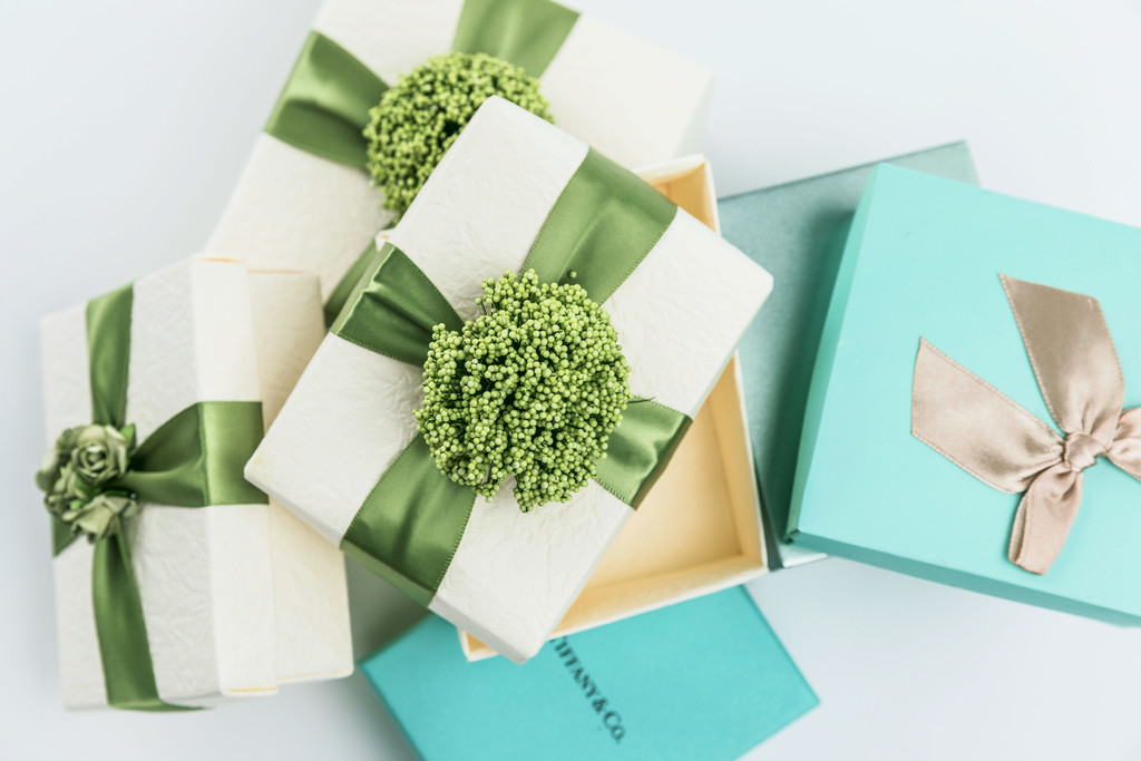 喜庆节日礼物包装图片