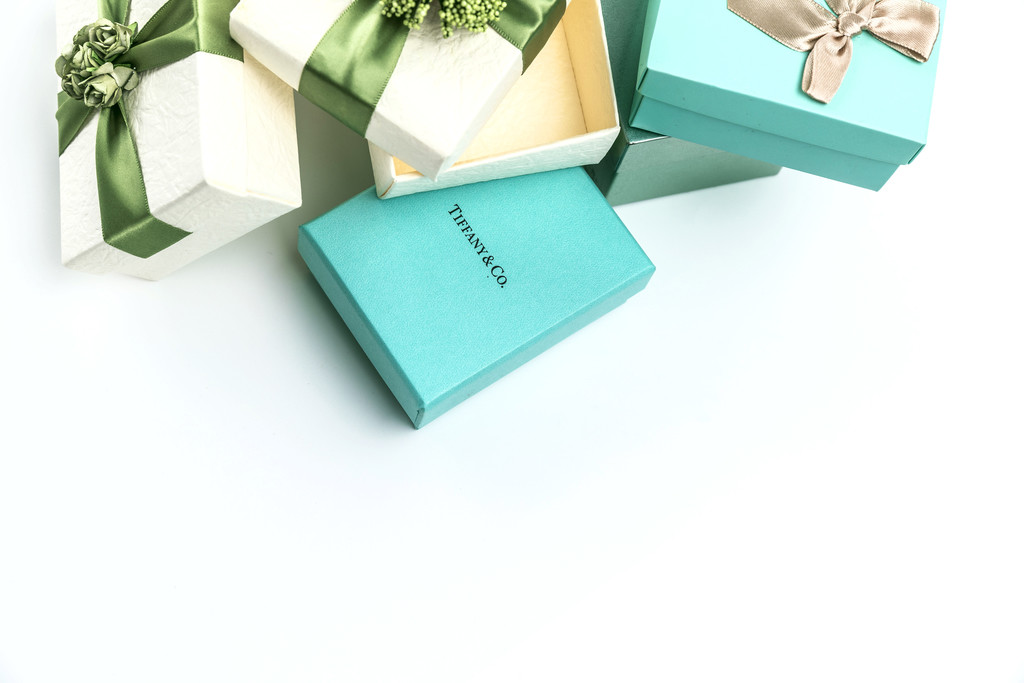 喜庆节日礼物包装图片