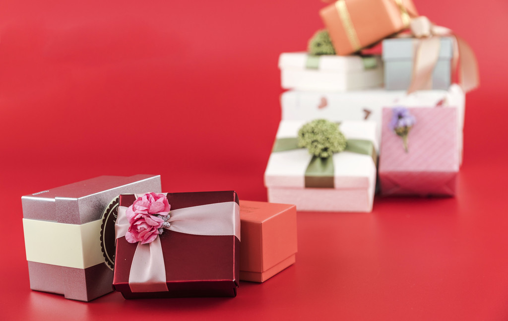 喜庆节日礼物包装图片