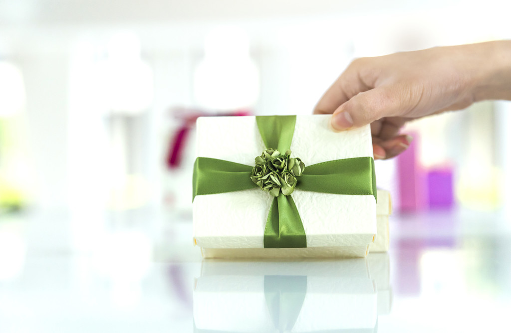 节日礼物礼盒送礼图片