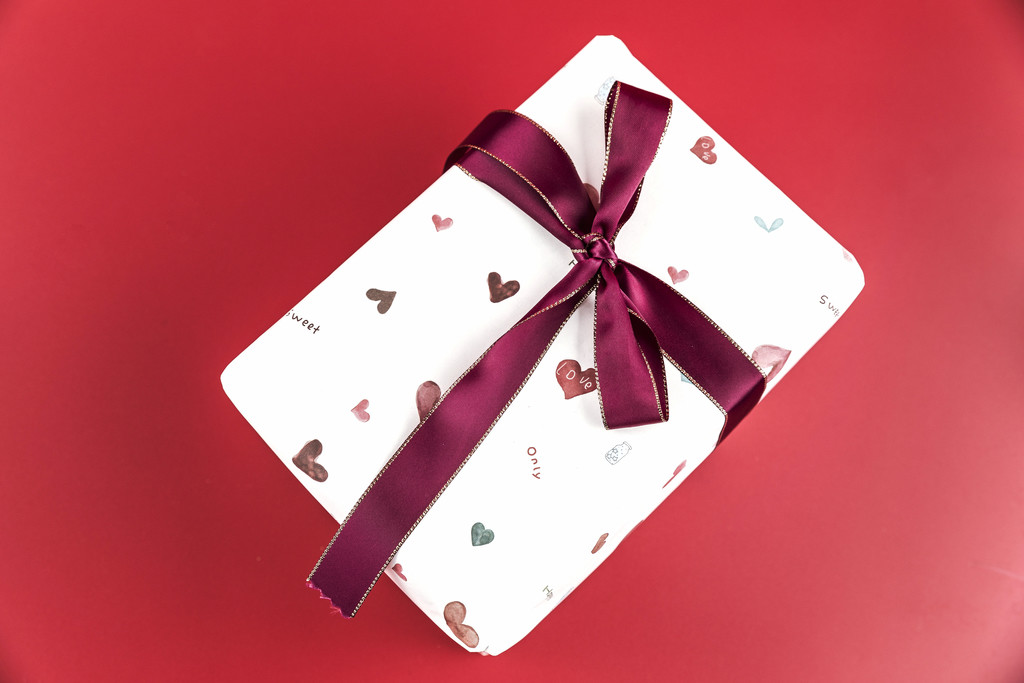 喜庆节日礼物包装图片