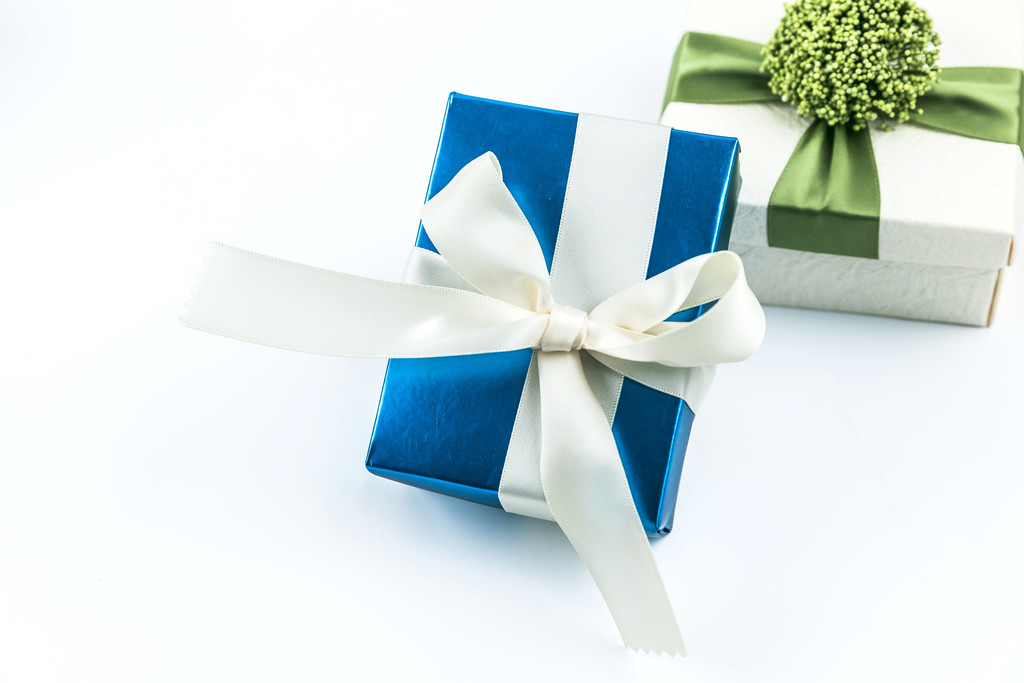 喜庆节日礼物包装图片