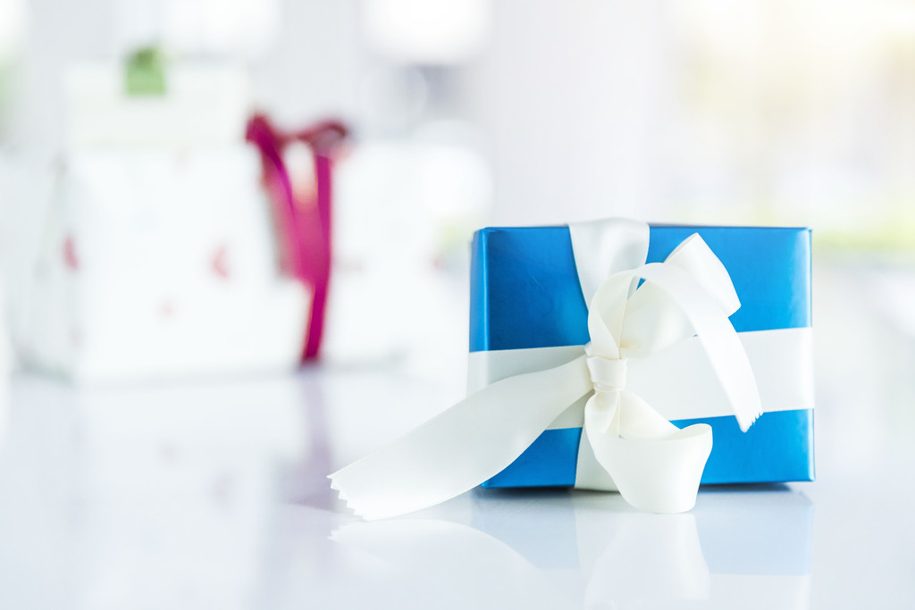 喜庆节日礼物包装图片