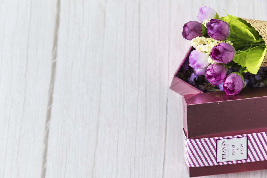 喜庆节日礼物包装图片