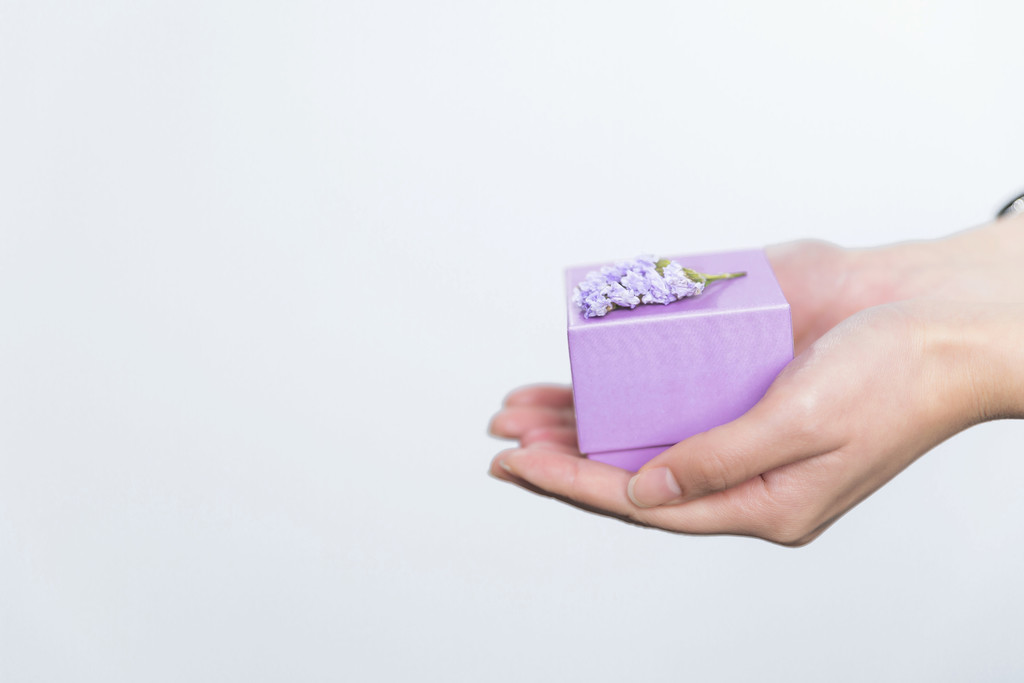 节日礼物礼盒送礼图片