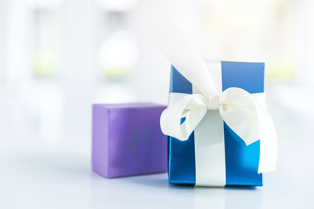 喜庆节日礼物包装图片